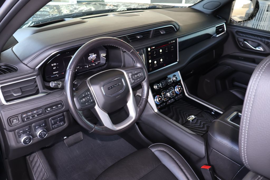 2022 GMC Yukon Denali 9