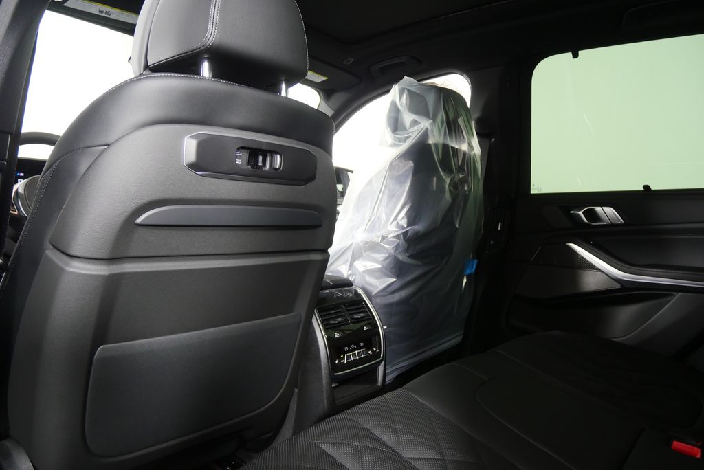Thumbnail: 2026 BMW X5 - 17