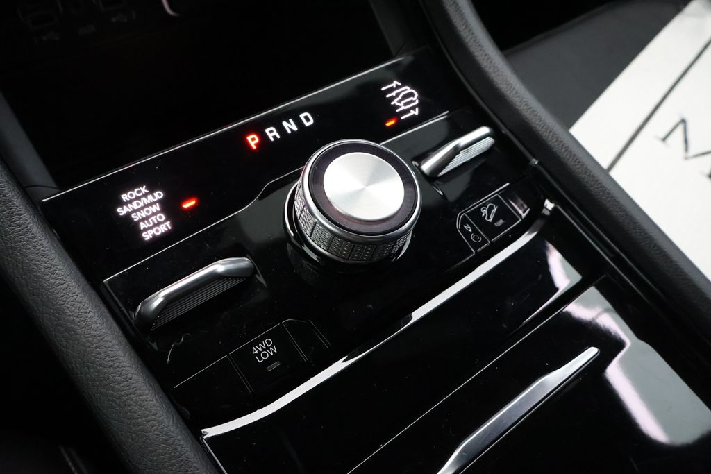 Thumbnail: 2024 Jeep Grand Cherokee - 28