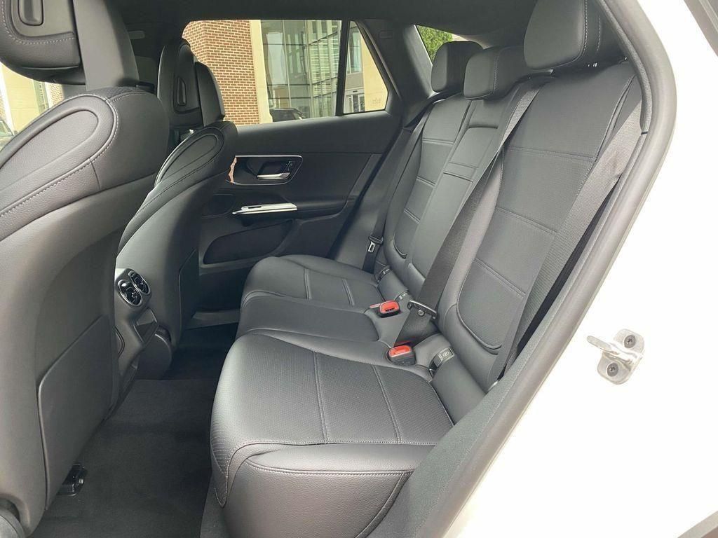 Thumbnail: 2024 Mercedes-Benz GLC - 12