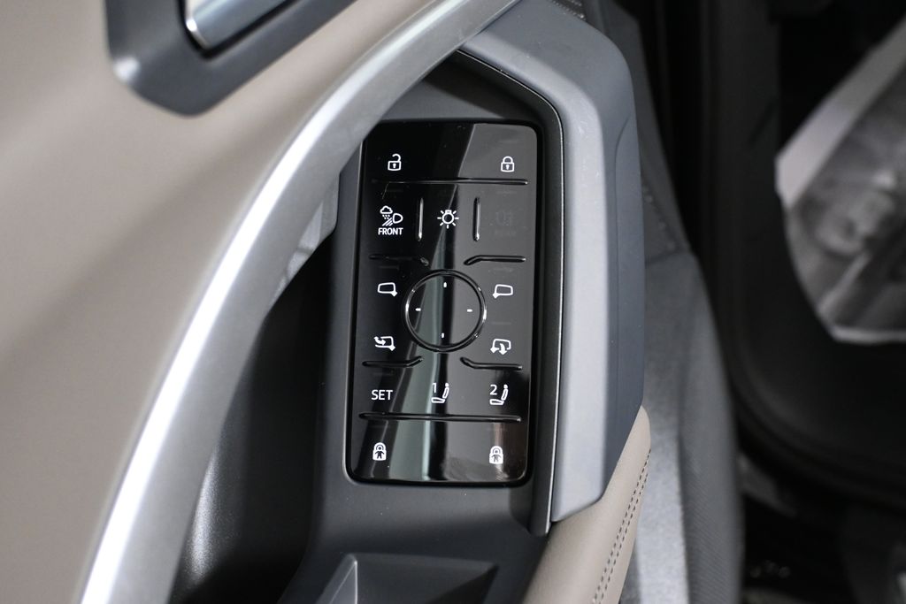 Thumbnail: 2025 Audi Q5 - 25