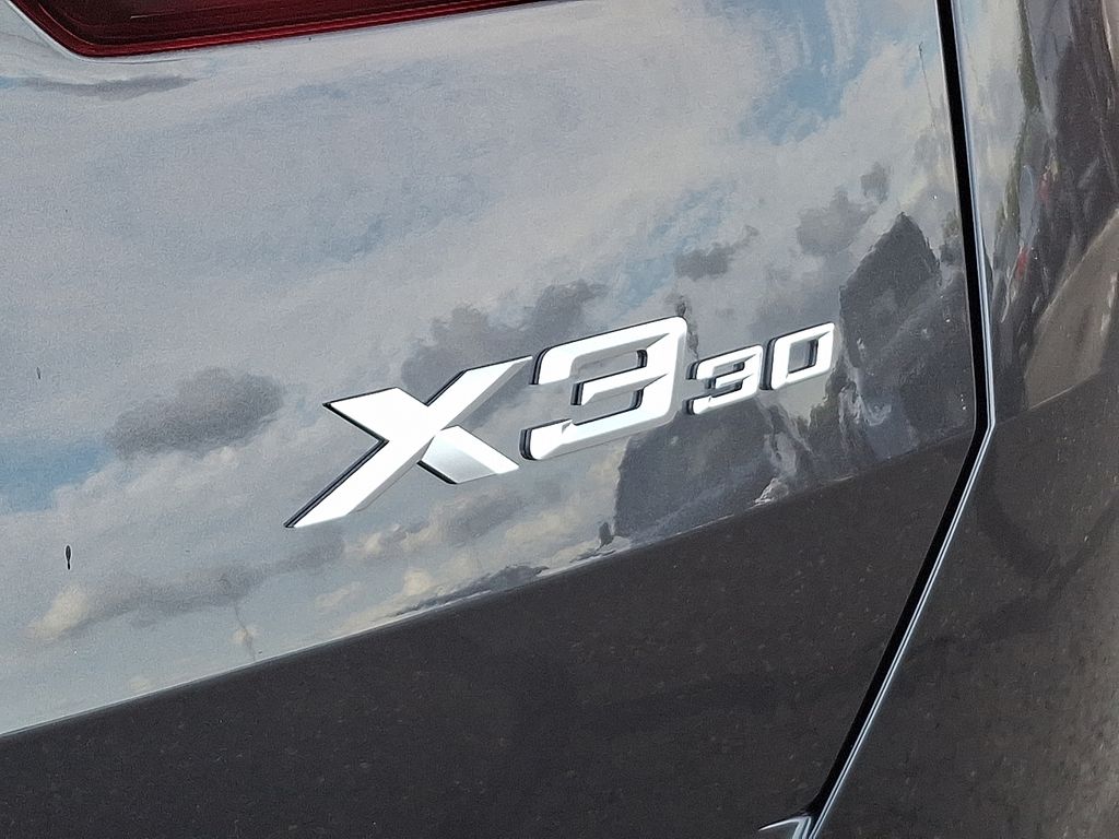 Thumbnail: 2026 BMW X3 - 11