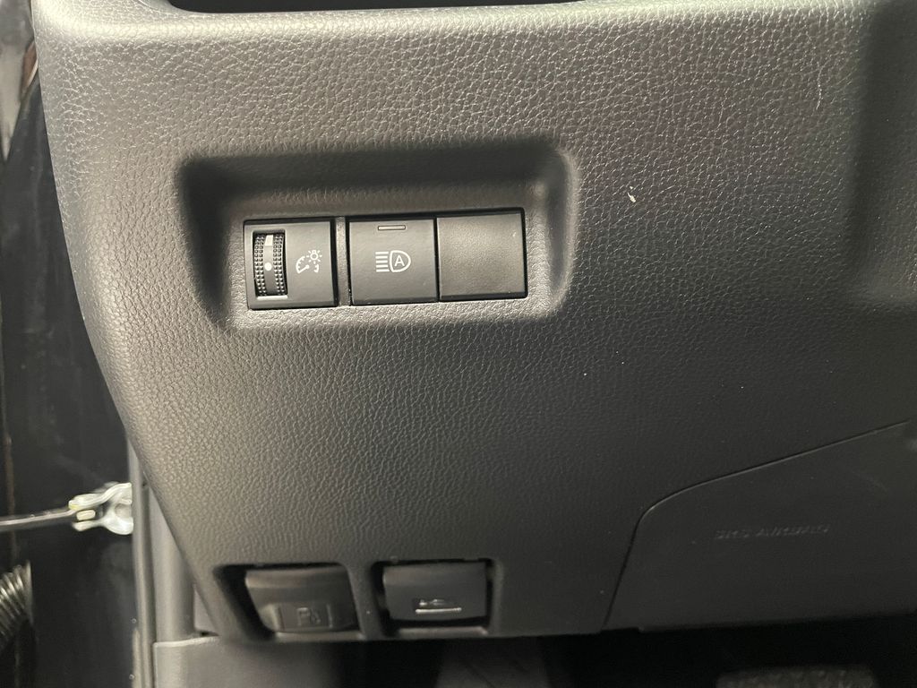 2024 Toyota RAV4 XLE 20