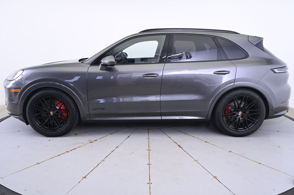 Thumbnail: 2026 Porsche Cayenne - 2