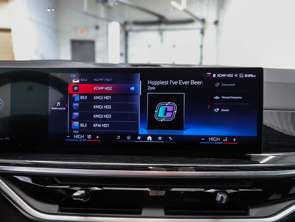 Thumbnail: 2024 BMW X7 - 16