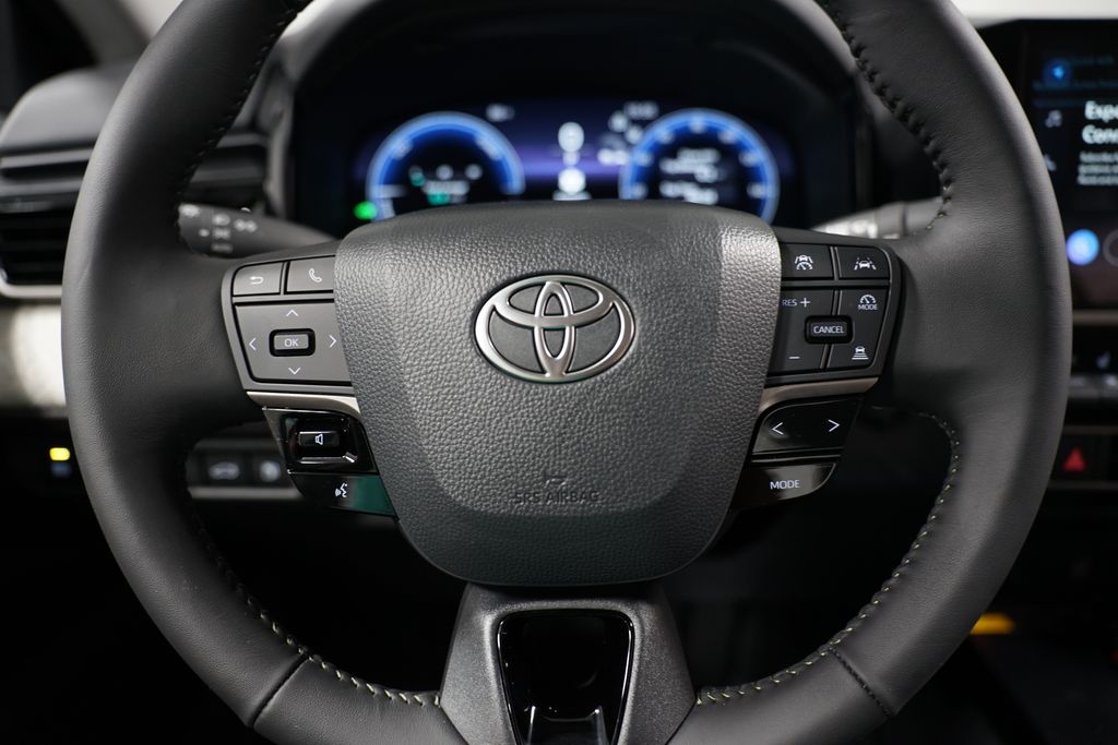 Thumbnail: 2025 Toyota Camry - 12