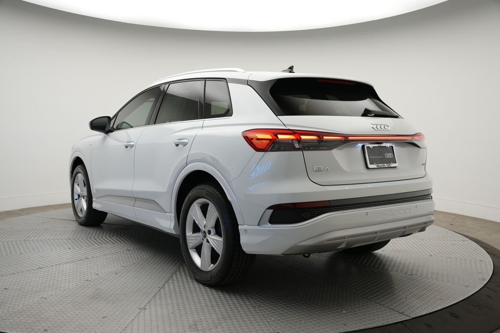 Thumbnail: 2023 Audi Q4 e-tron - 3