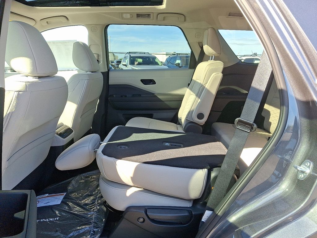 Thumbnail: 2025 Nissan Pathfinder - 6