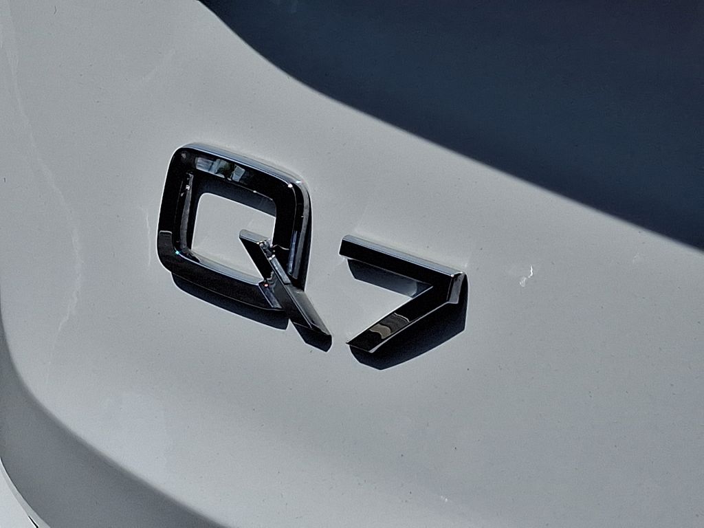 Thumbnail: 2023 Audi Q7 - 30