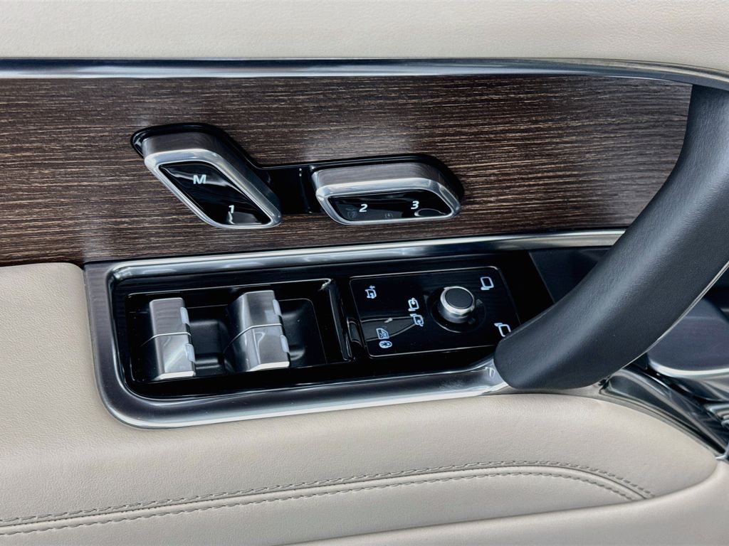 Thumbnail: 2024 Land Rover Range Rover - 22