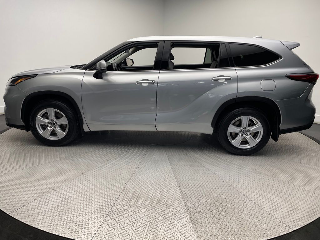 2021 Toyota Highlander LE 8