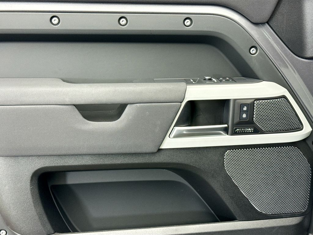 Thumbnail: 2023 Land Rover Defender - 24