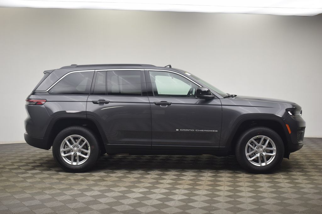 new 2026 Jeep Grand Cherokee car, priced at $37,984