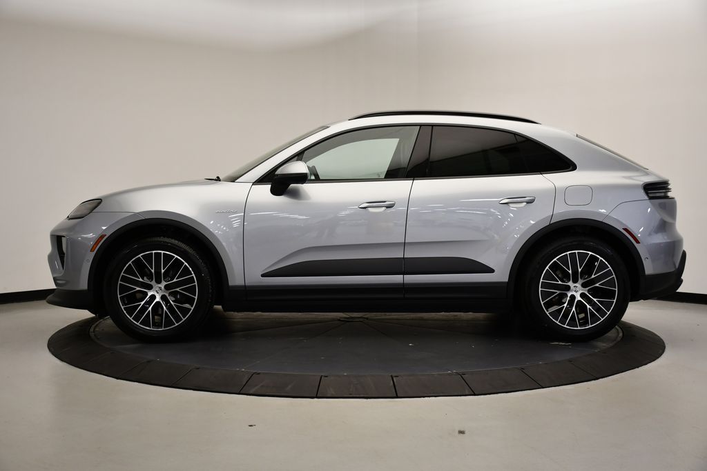 Thumbnail: 2025 Porsche Macan - 2