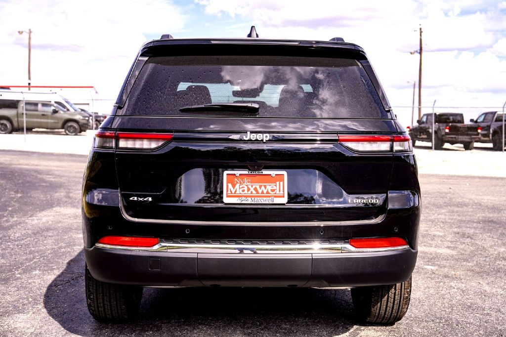 New Car 2025 Jeep Grand Cherokee  Laredo X For Sale Under $40,000 In Taylor, Texas