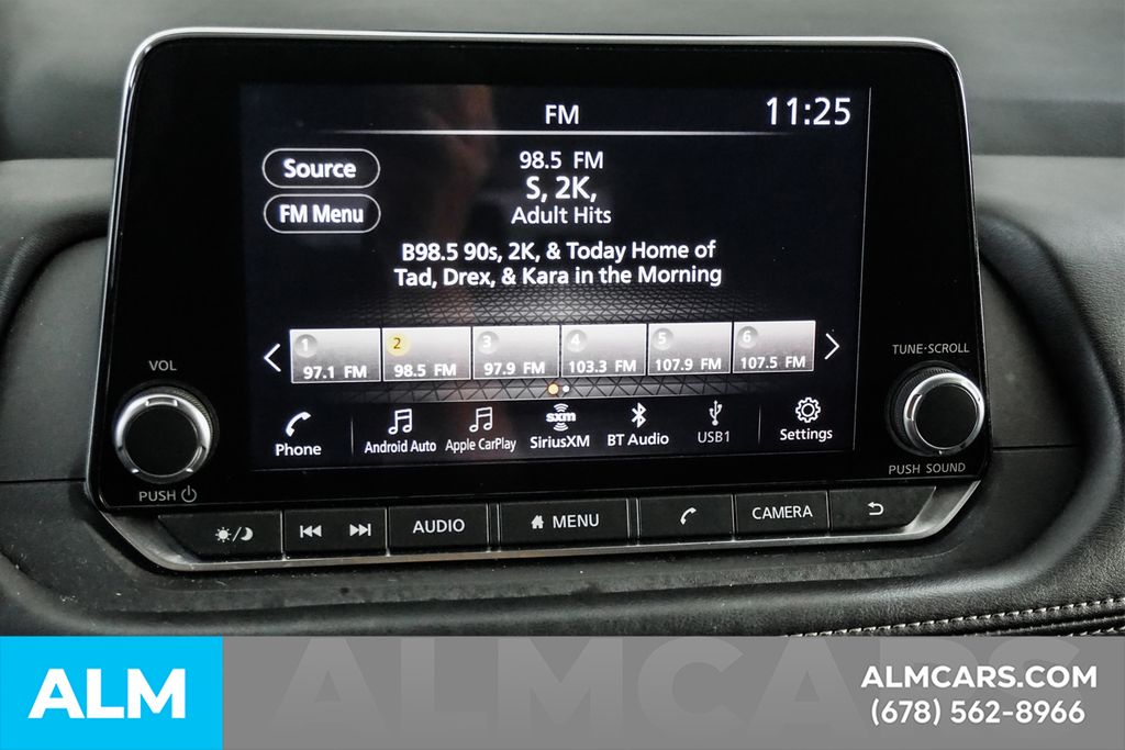 Used 2024 White Nissan S image 39