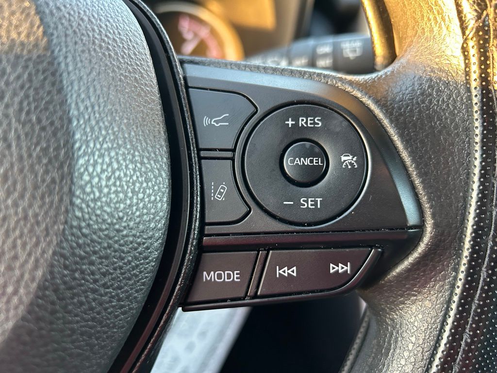 Thumbnail: 2025 Toyota RAV4 - 18