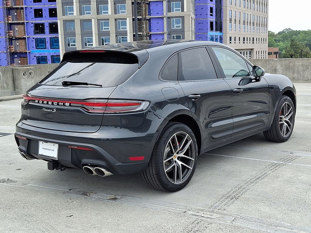 Thumbnail: 2025 Porsche Macan - 8