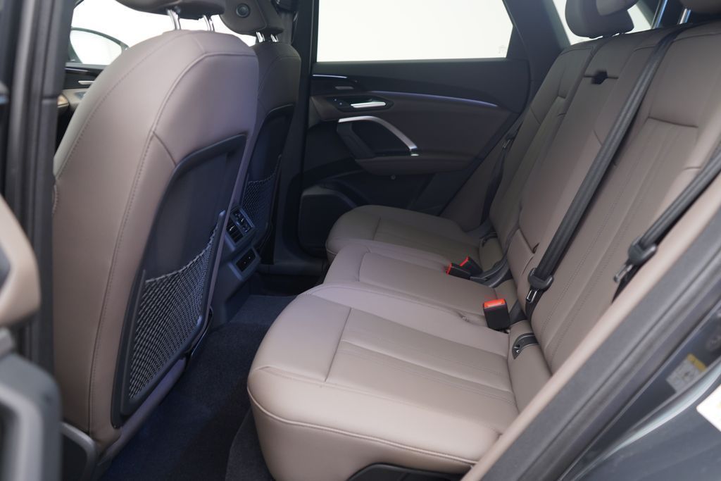 Thumbnail: 2025 Audi Q5 - 7