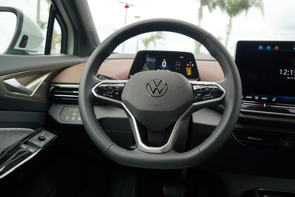2025 Volkswagen ID.4 Pro 13