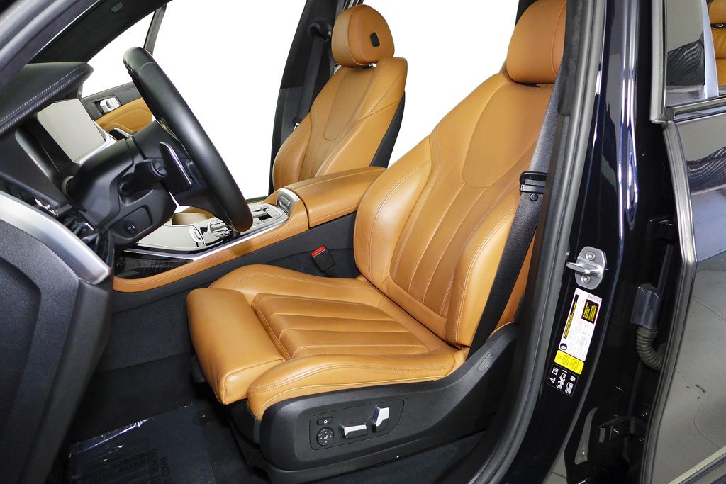 Thumbnail: 2019 BMW X7 - 22
