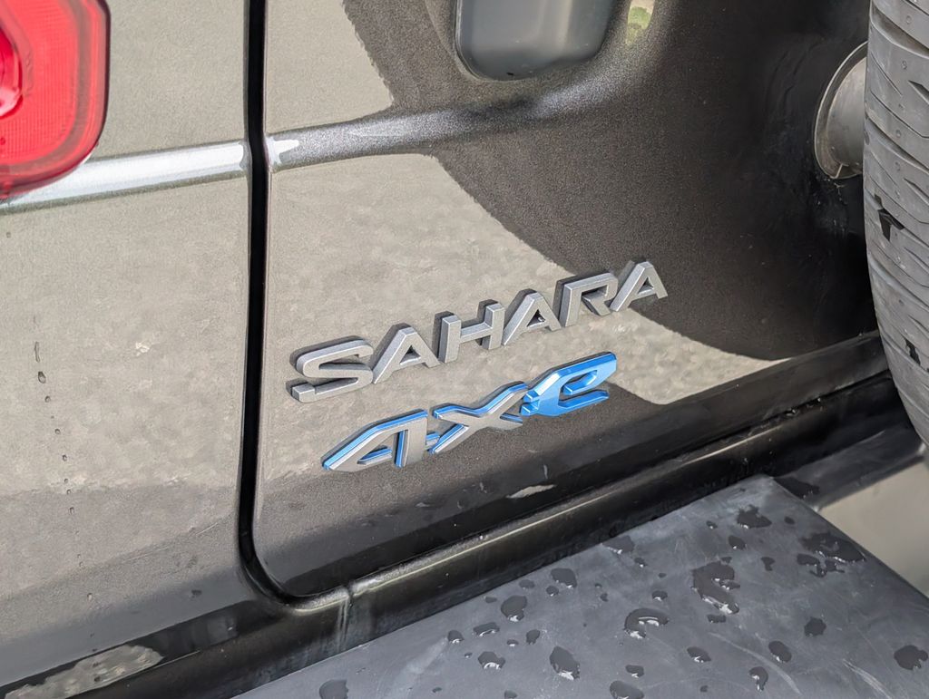 Used 2025 Jeep Wrangler SUV