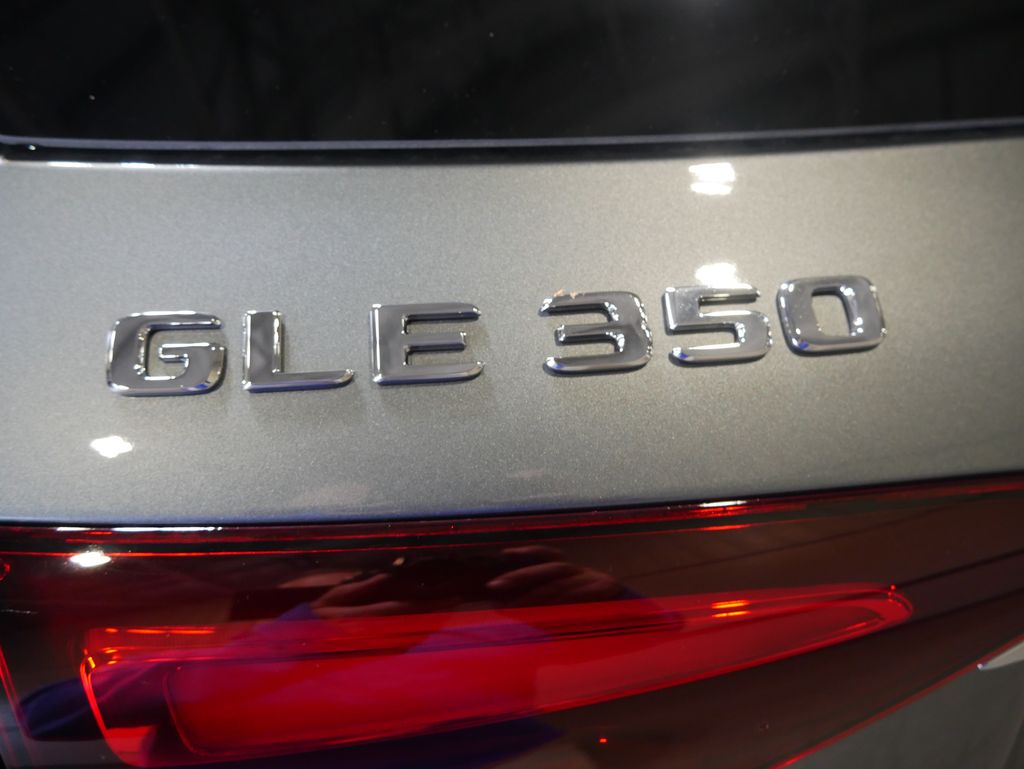 Thumbnail: 2026 Mercedes-Benz GLE - 9