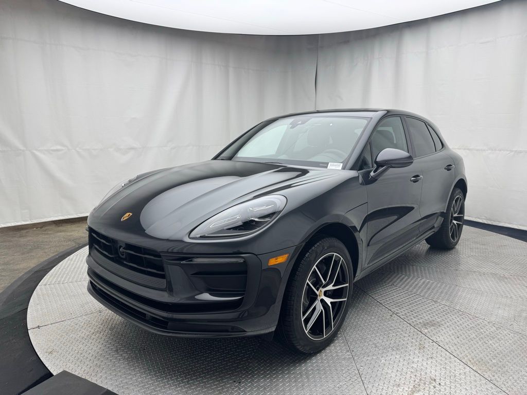 Thumbnail: 2025 Porsche Macan - 1