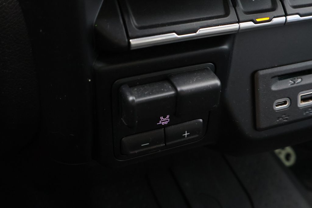 Thumbnail: 2020 Chevrolet Silverado 1500 - 29