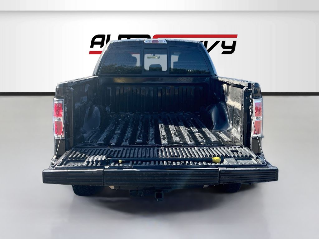 Used 2013  Ford Lariat image 25