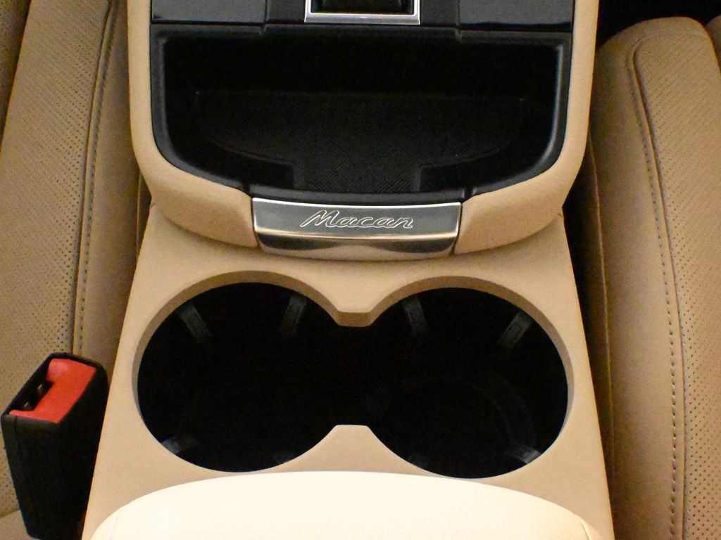 Thumbnail: 2025 Porsche Macan - 30
