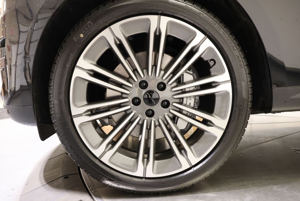 Thumbnail: 2026 Land Rover Range Rover Sport - 9