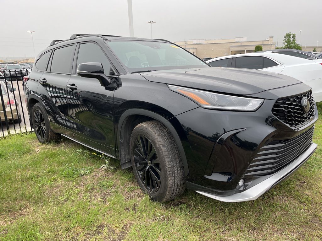 2023 Toyota Highlander XSE 2