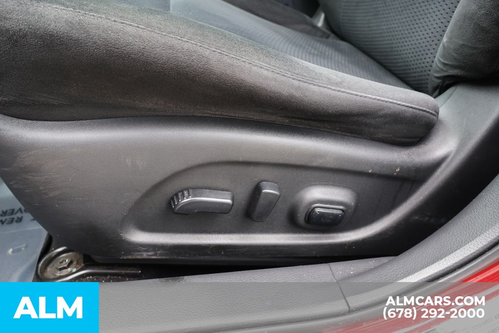 Used 2015 Red Nissan 2.5 SV image 13