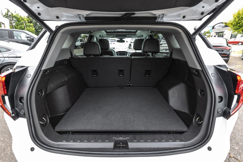 2024 GMC Terrain SLT thumbnail 35