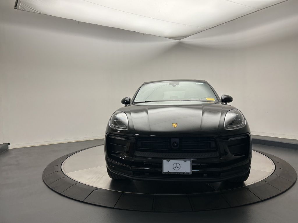 Thumbnail: 2025 Porsche Macan - 2