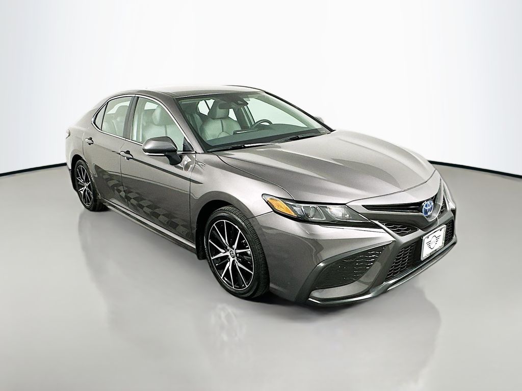 2023 Toyota Camry SE 3