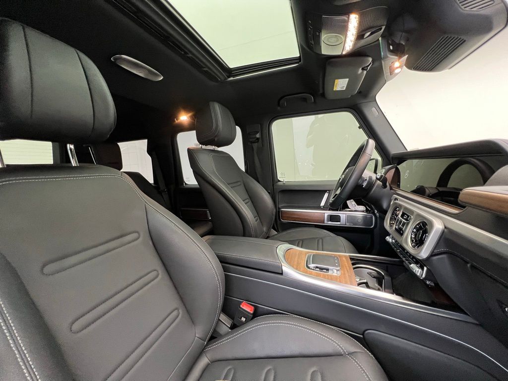 Thumbnail: 2025 Mercedes-Benz G-Class - 18