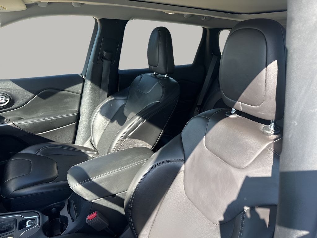 Used Car 2021 Jeep Cherokee  Latitude Plus For Sale Under $20,000 In Austin, Texas