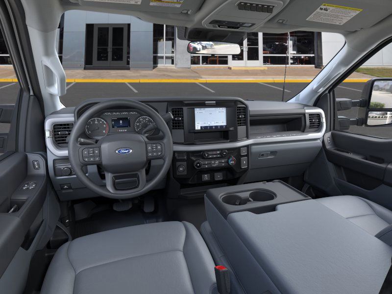 2026 Oxford White Ford Super Duty F-550 DRW XL RWD Chassis