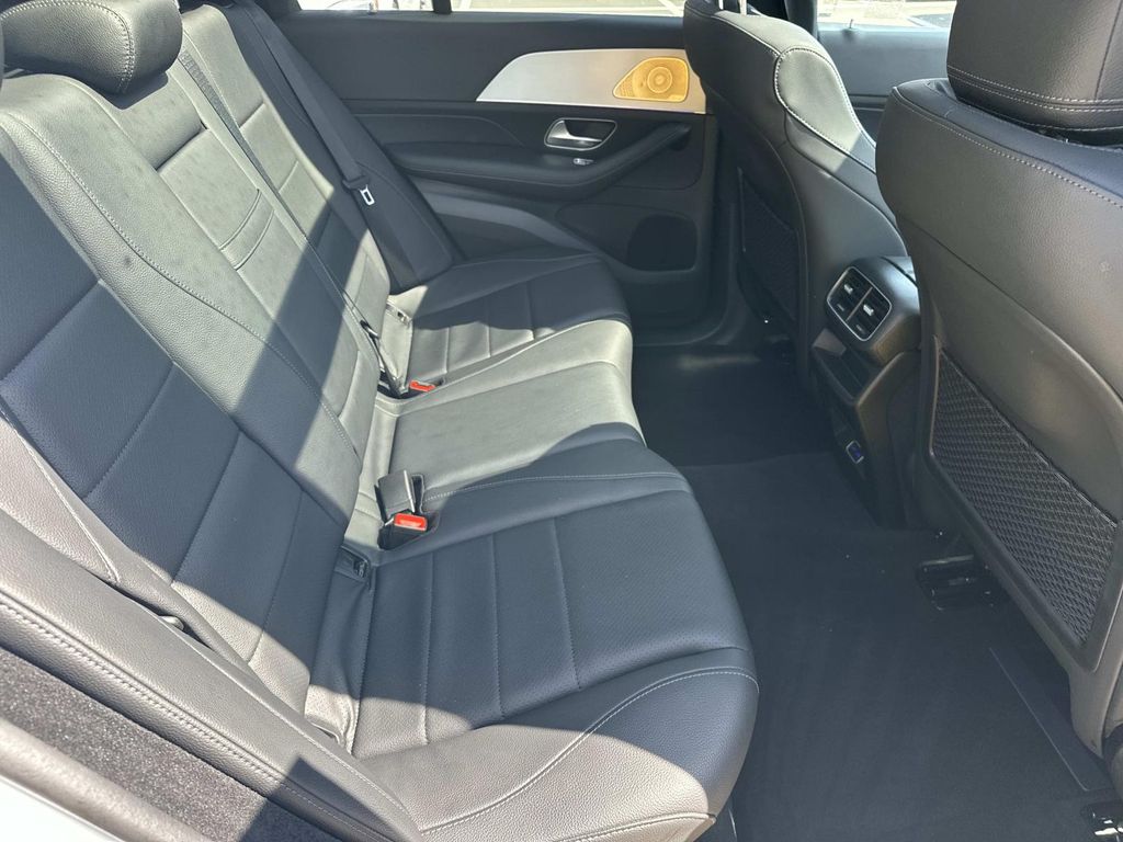 Thumbnail: 2025 Mercedes-Benz GLE - 23