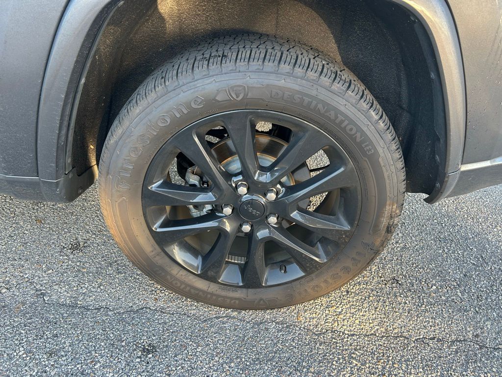 Thumbnail: 2018 Jeep Grand Cherokee - 8