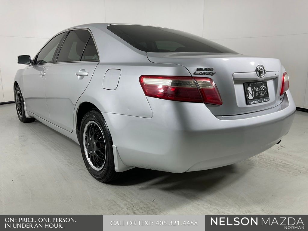 Used 2008 Silver Toyota LE image 8