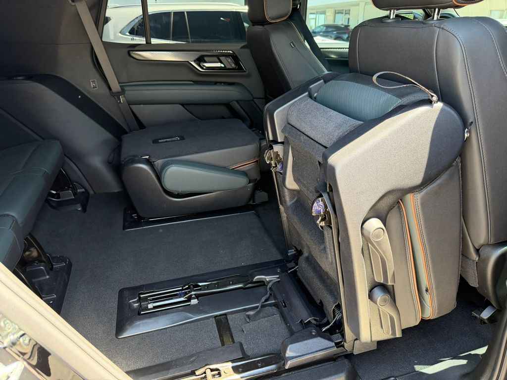 Used 2025 GMC Yukon SUV
