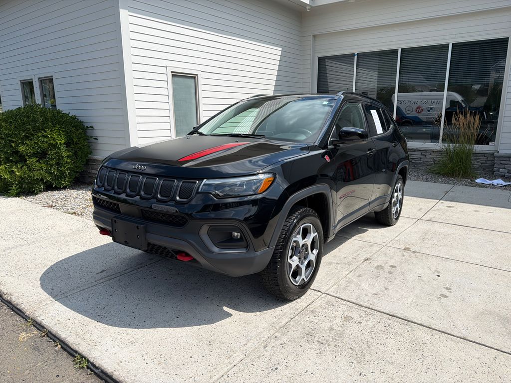Diamond Black Crystal Pearlcoat 2022 Jeep Compass SUV / Crossover Four-Wheel Drive 9-Speed Automatic