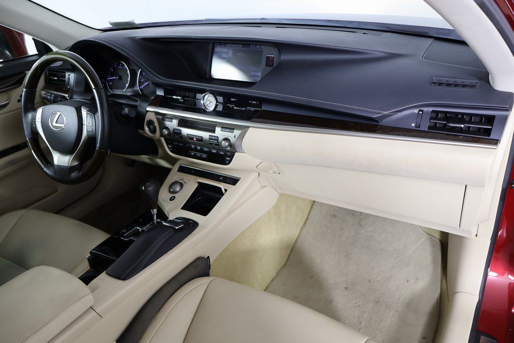 Thumbnail: 2013 Lexus ES - 7