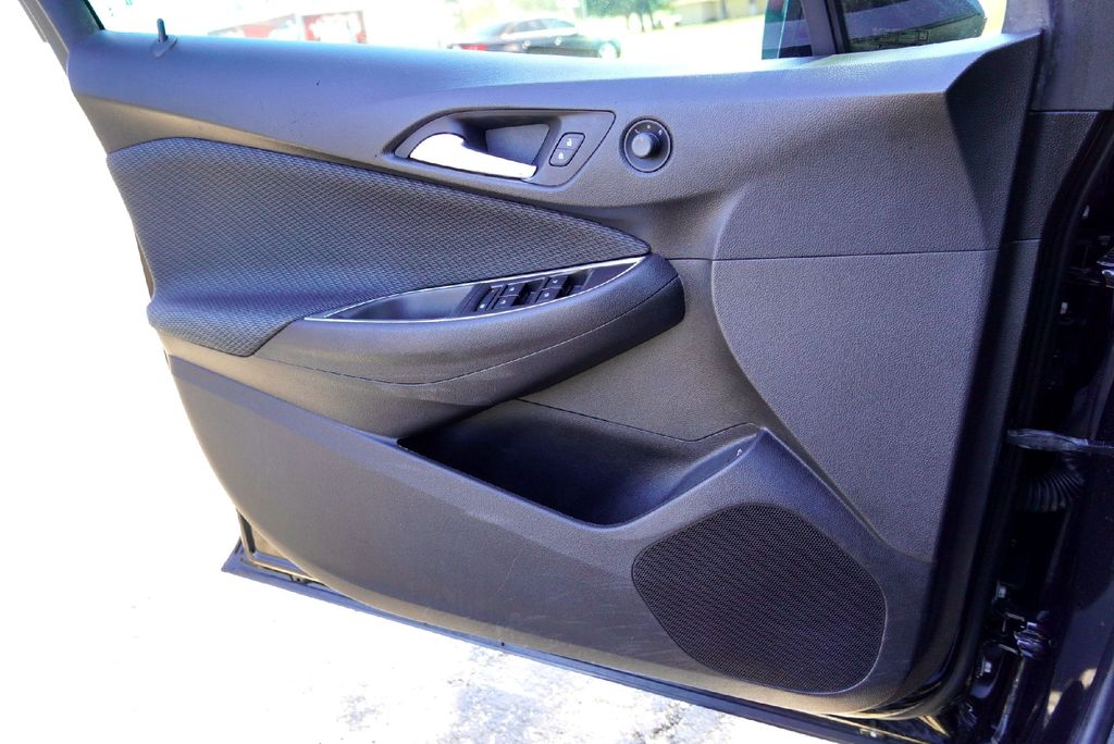 Used Car 2018 Chevrolet Cruze  Ls For Sale Under $10,000 In Taylor, Texas