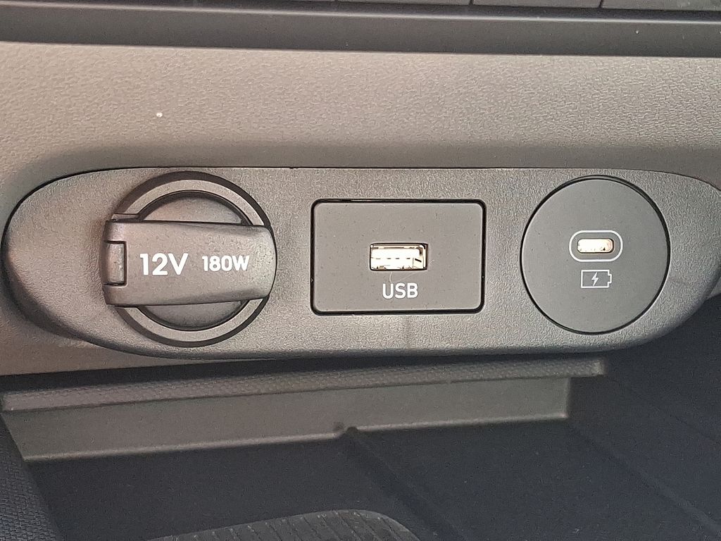 2026 Hyundai Elantra — photo 25