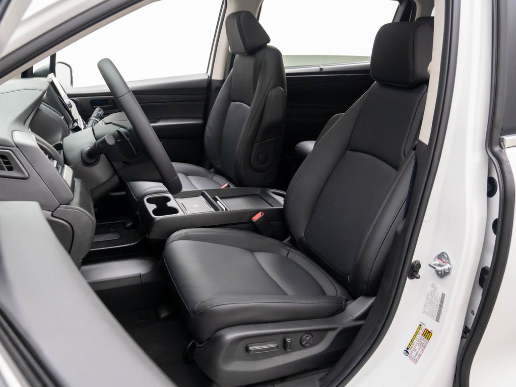 2026 Honda Odyssey EX-L - Photo 15