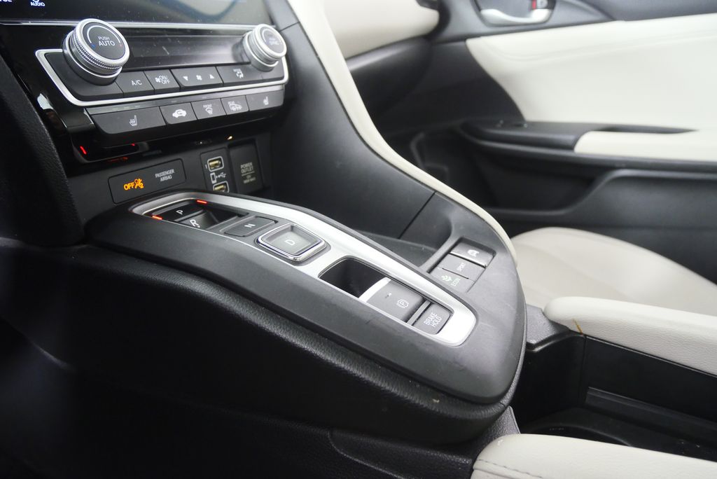 Thumbnail: 2019 Honda Insight - 23